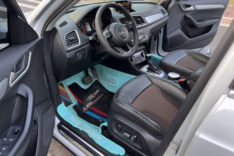 Audi Q3 2017 car image #22