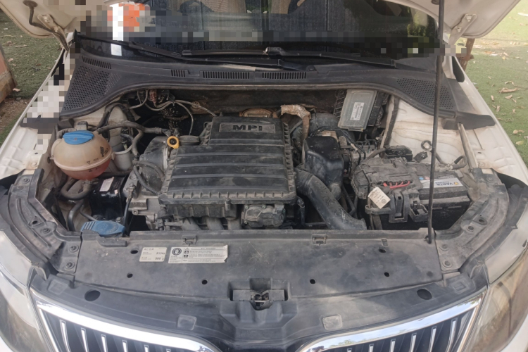 Skoda Rapid 2017 car image #22