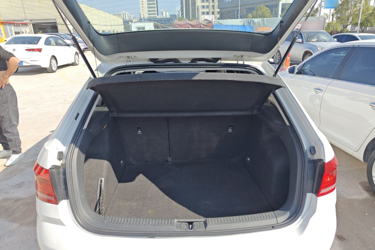 Volkswagen Gran Lavida 2016 immagine di auto #22