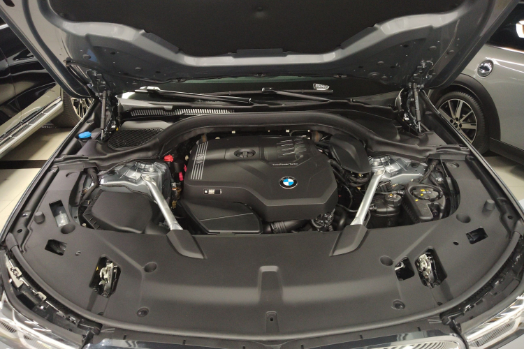 BMW 6 Series GT 2024 #22 BMW 6 Series GT 2024 immagine di auto #22