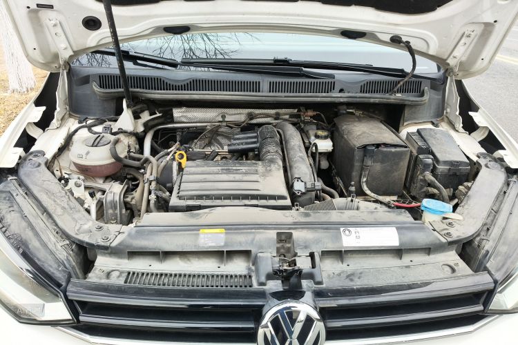 Volkswagen Touran 2017 car image #22