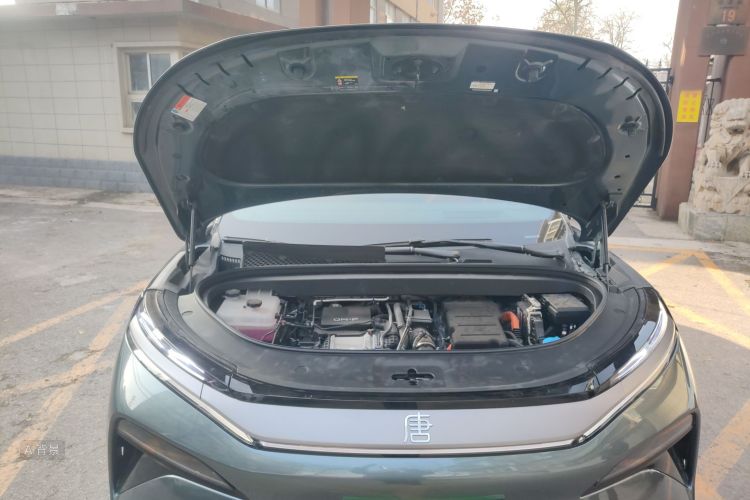 BYD Tang L 2025 immagine di auto #22