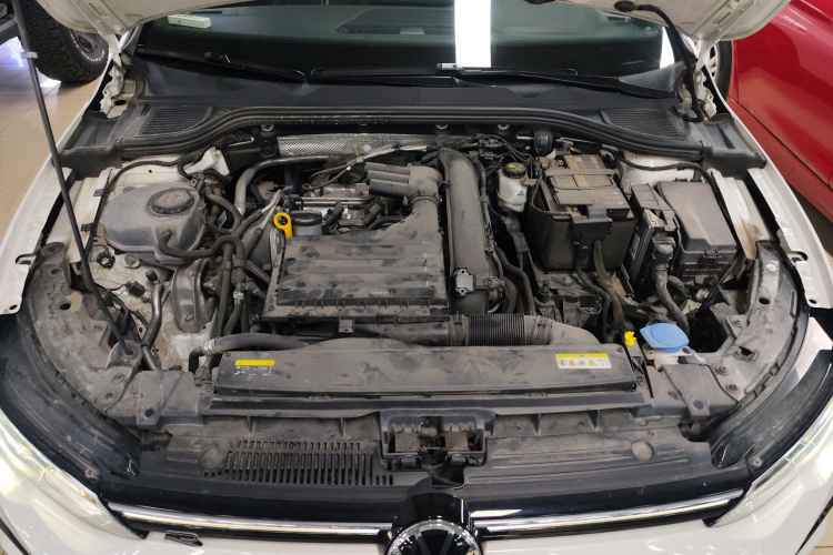 Volkswagen Golf 2021 car image #22