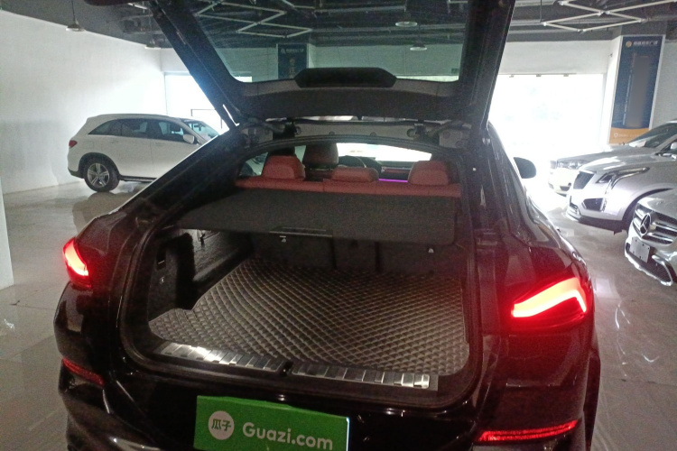 BMW X6 2022 car image #22