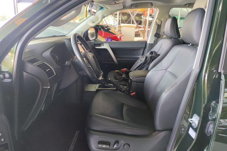 Toyota Land Cruiser Prado 2018 #22 Toyota Land Cruiser Prado 2018 car image #22