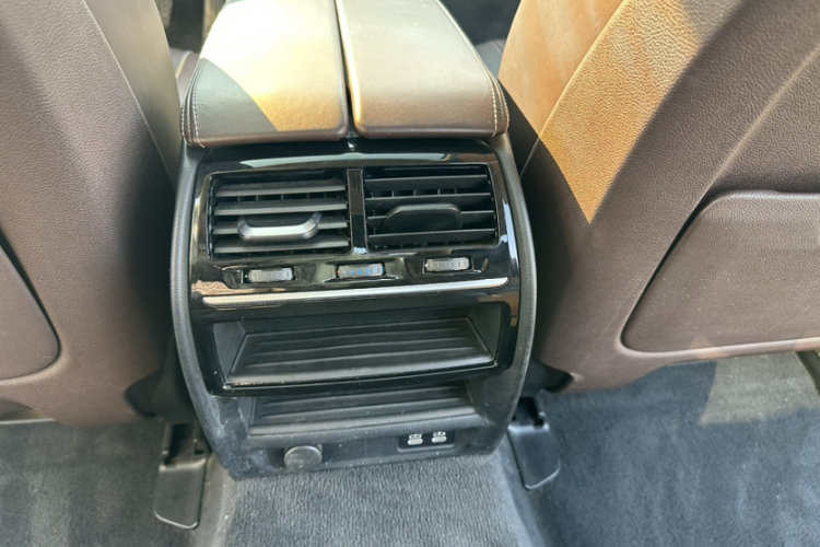 BMW 5 Series New Energy 2020 car image #22