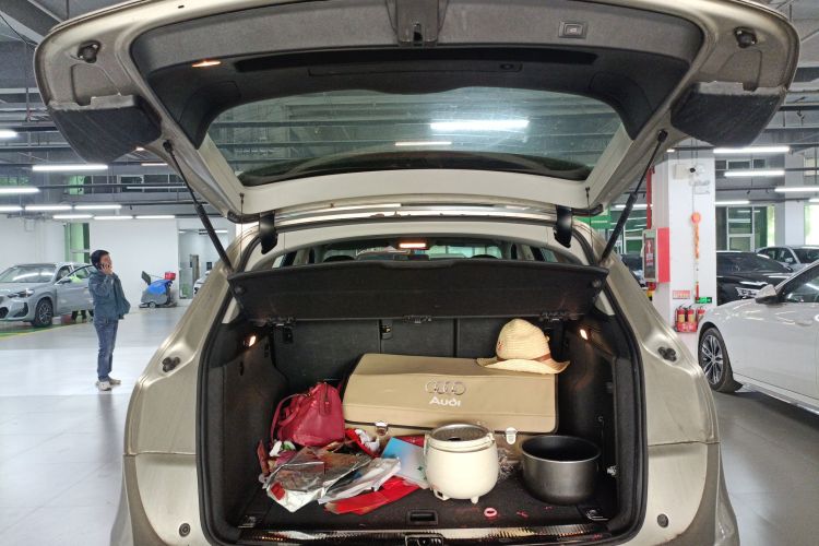 Audi Q5 2018 صورة سيارة #22