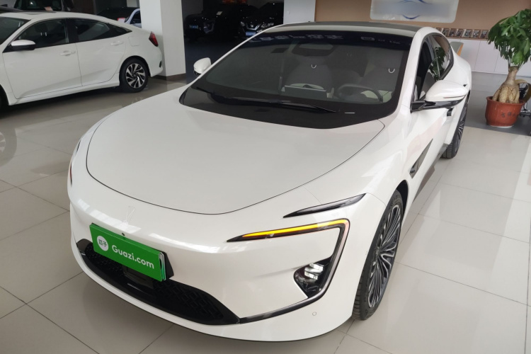 Avatr 12 2024 car image #22