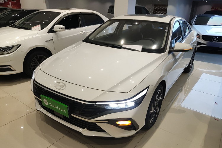 Hyundai Elantra 2025 car image #22