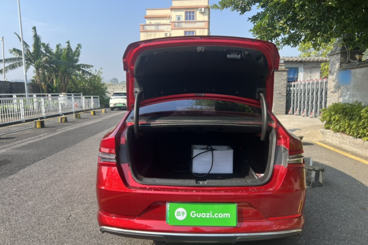 BYD Qin Pro New Energy 2018 immagine di auto #22