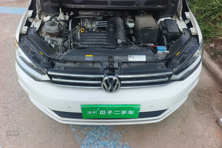 Volkswagen Touran 2018 car image #22