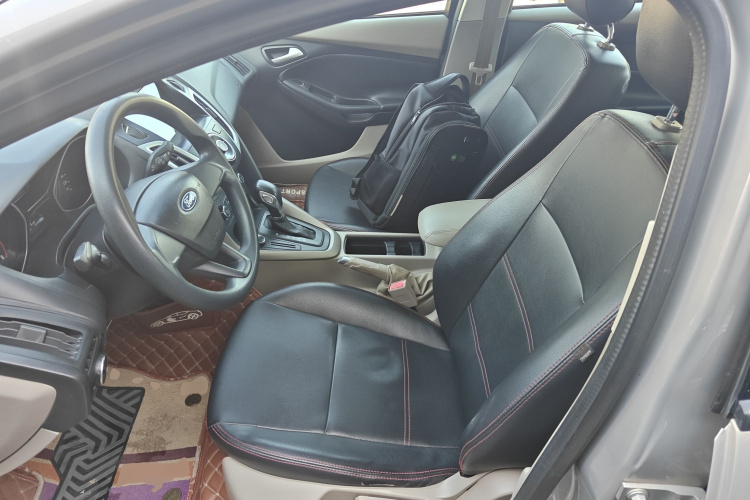 Ford Focus 2018 car image #22