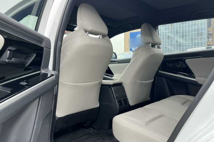 Toyota bZ4X 2022 immagine di auto #22