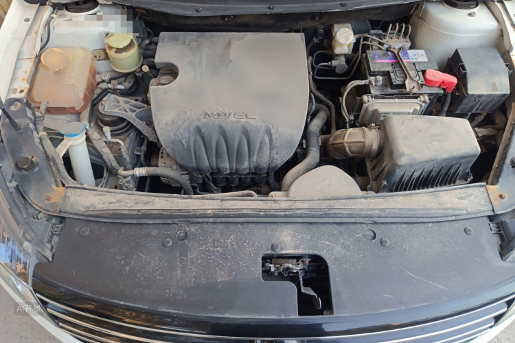 Forthing JOYEAR S50 2018 immagine di auto #22