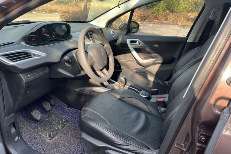 Peugeot 2008 2016 car image #22