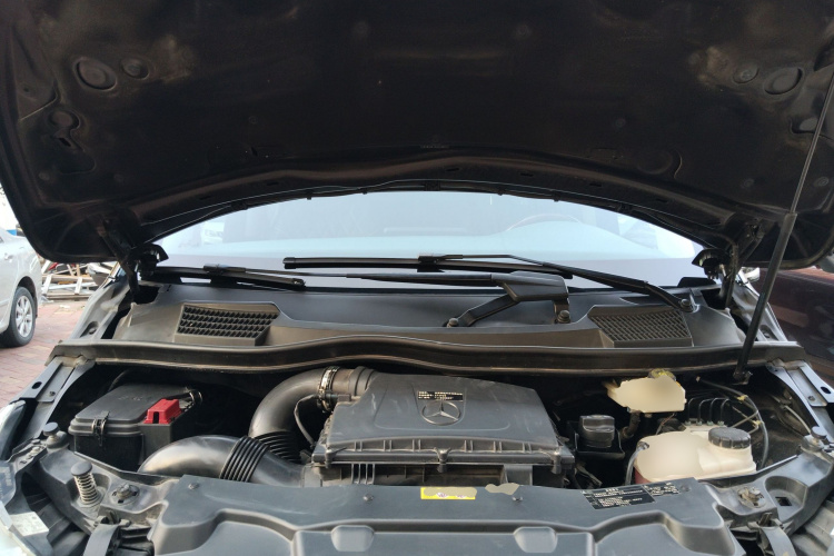 Mercedes-Benz V Class 2020 car image #22