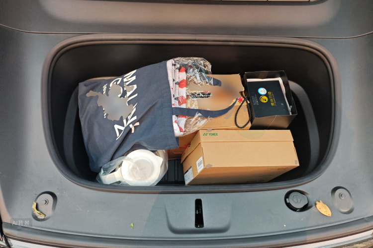 特斯拉 Model Y L 2025 汽车图片 #22