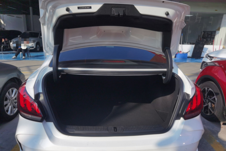 5 2021 #22 5 2021 immagine di auto #22