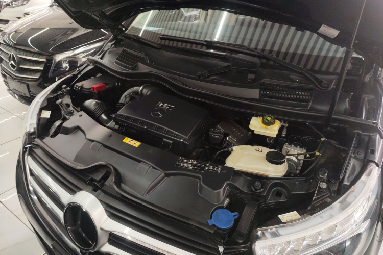 Mercedes-Benz V Class 2020 car image #22