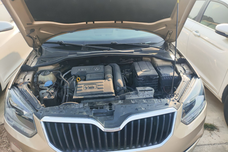 Skoda Yeti 2015 immagine di auto #22