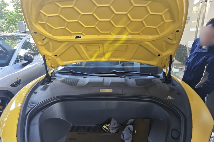 MI SU7 Ultra 2025 car image #22