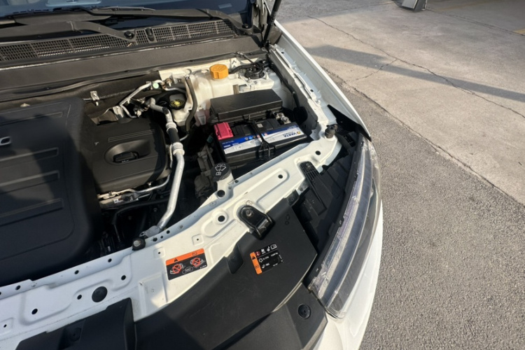 Chevrolet Captiva 2015 car image #22