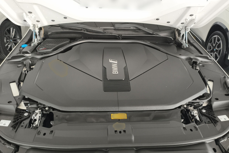 BMW i5 2024 car image #22