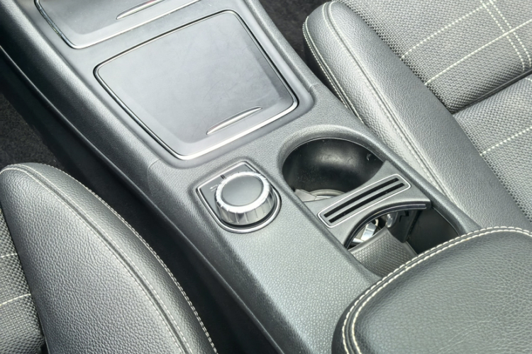 Mercedes-Benz A Class (Imported) 2017 #22 Mercedes-Benz A Class (Imported) 2017 car image #22