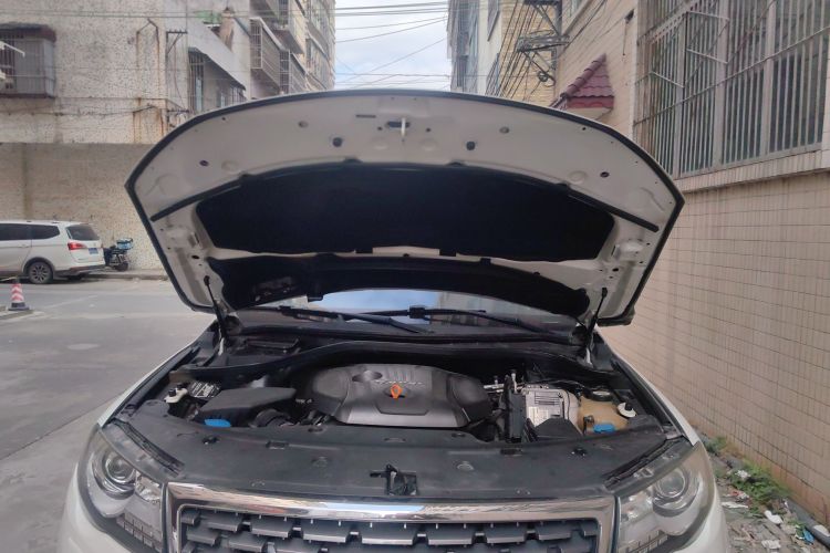 Haval H8 2017 car image #22