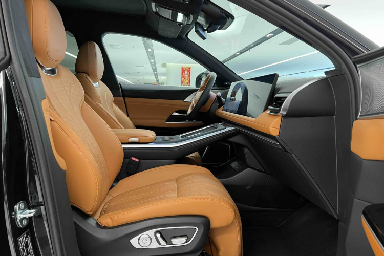 Xpeng G9 2025 immagine di auto #22