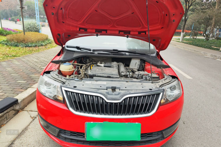 Skoda Rapid Spaceback 2014 car image #22