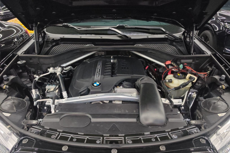 BMW X6 2018 car image #22