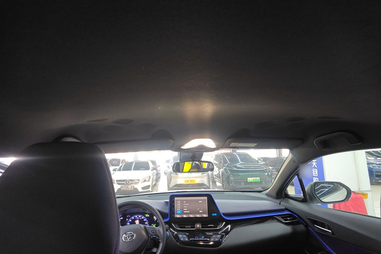 Toyota C-HR EV 2021 изображение автомобиля #22