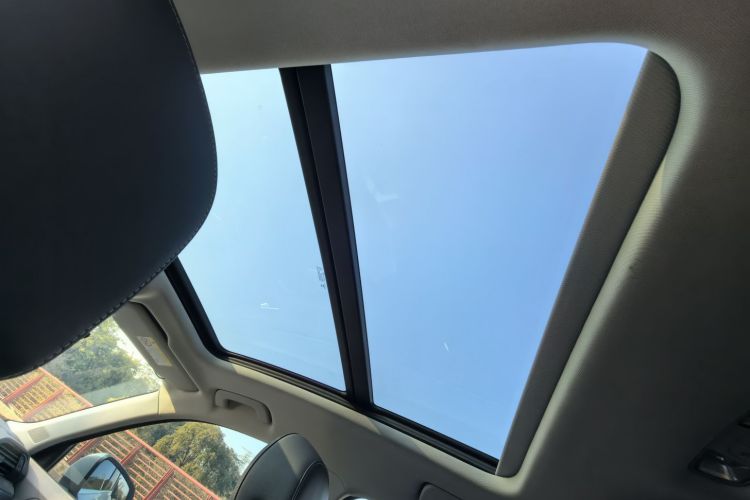 Audi Q3 2019 car image #22