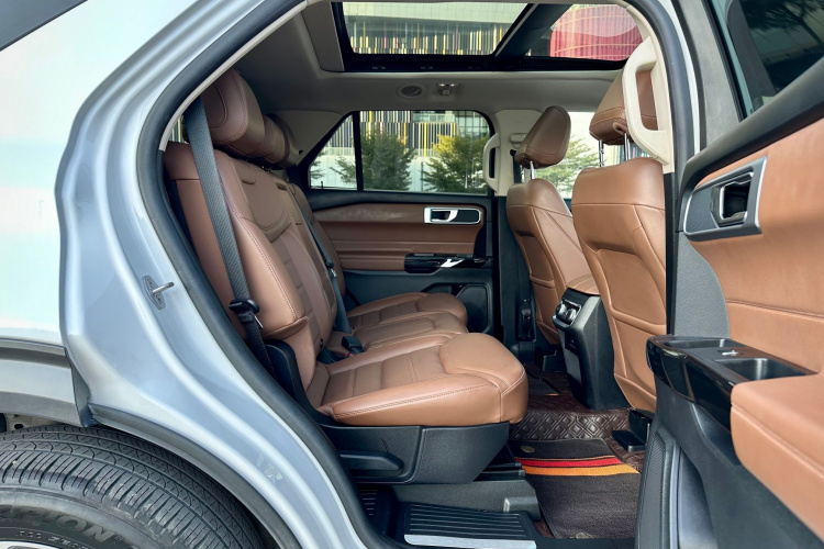 Ford Explorer 2022 car image #22