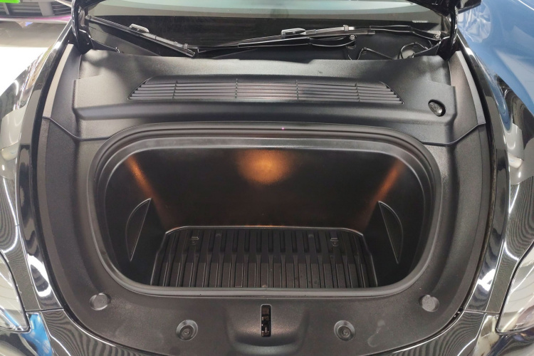 Tesla Model Y 2021 car image #22
