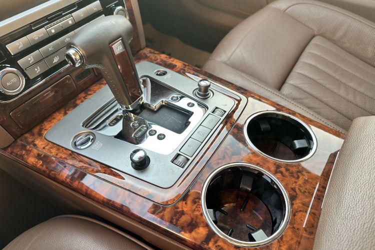 Volkswagen Pheaton 2012 immagine di auto #22