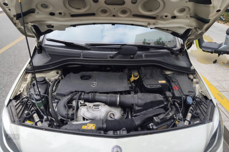 Mercedes-Benz B Class 2013 car image #22