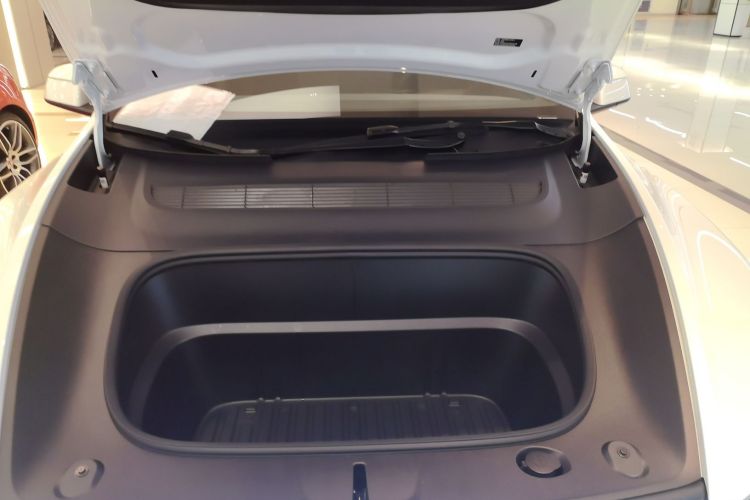 特斯拉 Model Y L 2025 汽车图片 #22