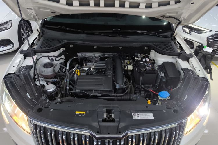 Skoda Karoq 2020 car image #22