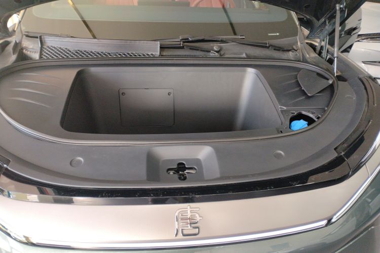 BYD Tang L 2025 immagine di auto #22