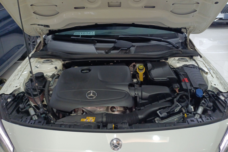 Mercedes-Benz GLA Class 2018 car image #22