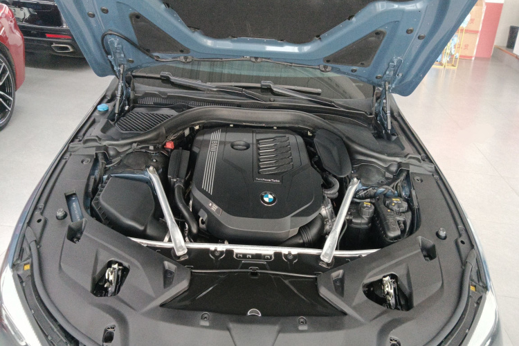 BMW 8 Series 2020 car image #22