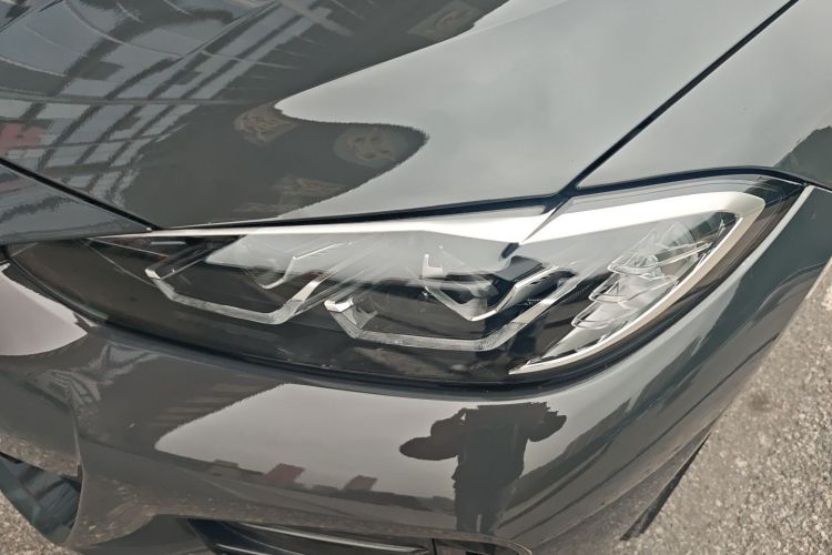 BMW i4 2022 car image #22