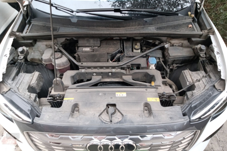 Audi Q5 e-tron 2022 #22 Audi Q5 e-tron 2022 صورة سيارة #22