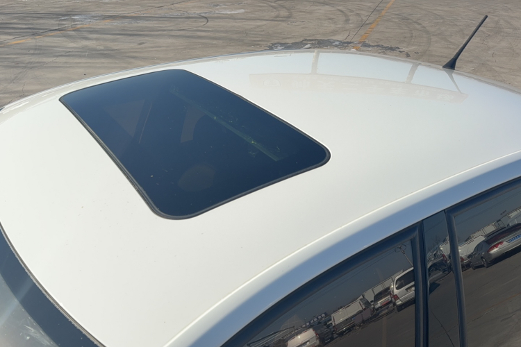 Skoda Rapid 2018 car image #22