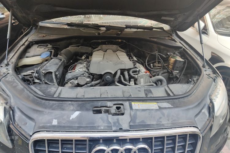 Audi Q7 2012 car image #22