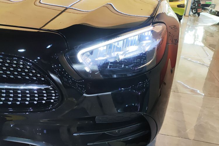 Mercedes-Benz E Class New Energy 2022 car image #22