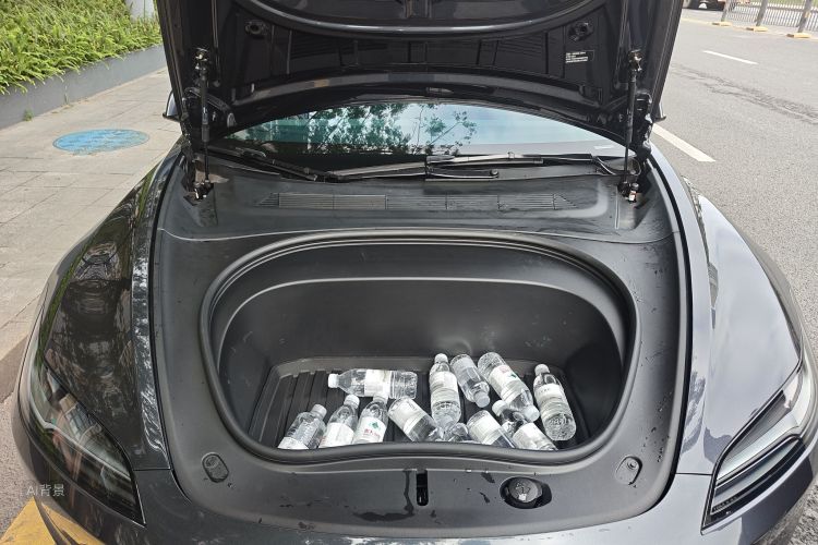 Tesla Model 3 2024 car image #22