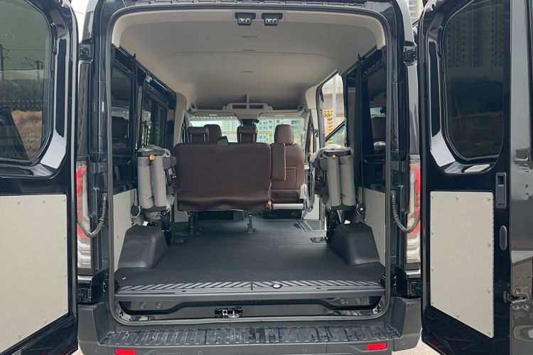 Ford Transit T8 2024 #22 Ford Transit T8 2024 car image #22